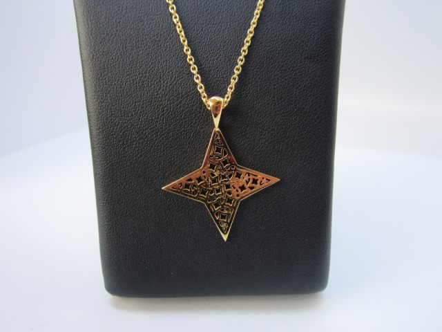 **Beautiful Everlong Gold Star 9ct Pendant**One only in Aotearoa